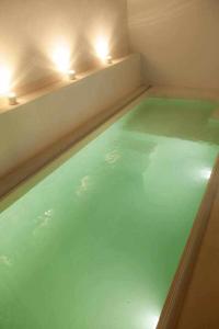 Renovación total post-covid Netflix, Piscina