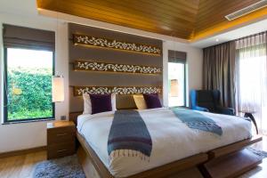 Dasiri Lakefront Villa