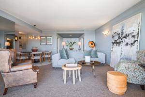 Luxury Oceanfront at Reids Gardens