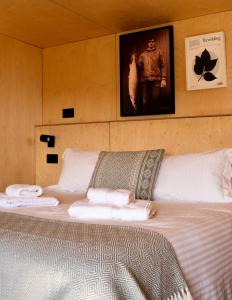 Rustic Cabins, sea views from rewilded farm with Highland Cows