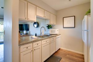Branson Pointe Royale Resort Condo with Amenities!