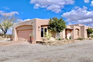Beautiful and Comfortable Southwestern Home 1 - Las Cruces