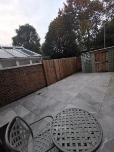 Modern 4 Bed 3 Bath House - 4 Groups with FREE Parking - Central London