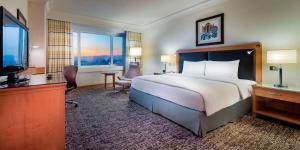 King City View Guest Room room in Adana HiltonSA Hotel