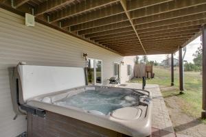 Spacious Canyon Ferry Lake House with Bar & Views!