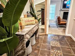 VillaQuèFrancia near Elvis Presley's Graceland 6 mins from Airport, Shuttle, & Rental Vehicle - هورن ليك