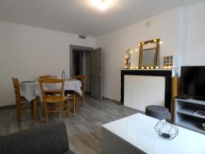 Maisons de vacances Gite Chateaudun, 3 pieces, 4 personnes - FR-1-581-115 : photos des chambres