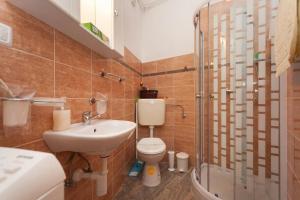 Apartments with a parking space Pula - 21895