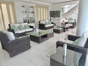 Bella y confortable casa - Condominio El Peñón - 6 Hab