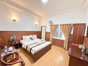 Nhat Minh Etown & Airport Hotel
