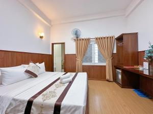 Nhat Minh Etown & Airport Hotel