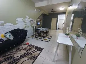 Afya Alya Guesthouse Melaka No Aircond - Kampong Gajah Mati