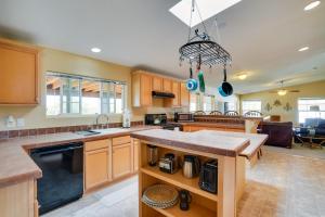 Tucson Home 11 Mi to Saguaro National Park!