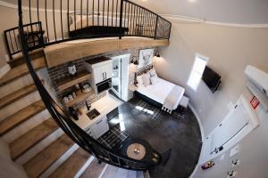 Unique Silo Honeymoon Suite Soaker Tub Sleeps 4