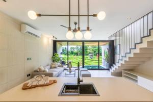 Canggu, 2BR Modern Villa with rice paddy view