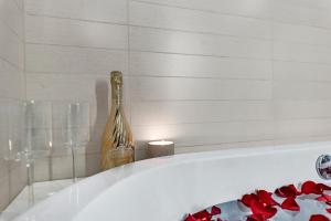 VDARA HOTEL Premium Studio SuiteFREE VALET PARKING