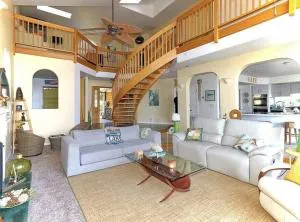 Glenhaven with Exotic Lake View - Glenhaven