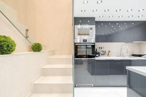 Stylish two-bedroom suite in the center