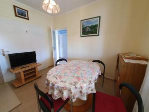 SANDRA A4, 80 m FROM THE BEACH