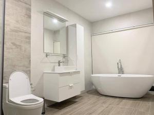 Stylish Pool Villa - 10 Minutes walk to the Beach