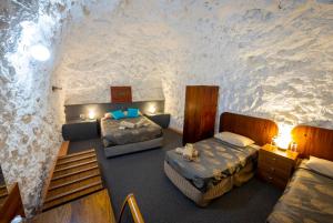 White Cliff White Cliffs Underground Motel Hotel suite