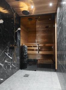 Royal Roi Luxury Suites