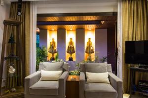 Dasiri Lakefront Villa