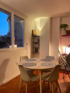 Petit nid plein soleil avec terrasse