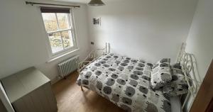 Newly Renovated stone cottage located 2.5 miles from Killarney Town