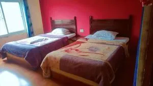 Hotel Holidays Inn - Bagpacker's Home - Sauraha