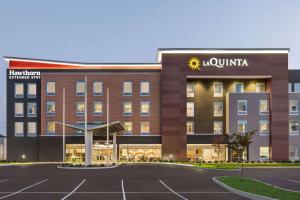 La Quinta Inn & Suites by Wyndham Mount Laurel Moorestown