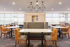 La Quinta Inn & Suites by Wyndham Mount Laurel Moorestown