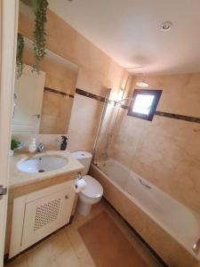 Pure Beach Penthouse & Swimming pool, 3 bedrooms