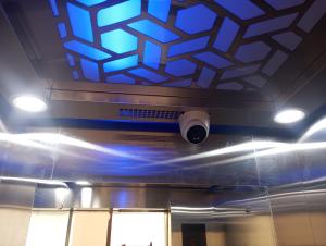 Amazistay offers Luxury room with private bathroom, balcony & 55 inch TV & shared Jacuzzi paid access, Book Lover, near Ramaiah College Hospital