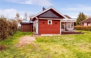 2 Bedroom Cozy Home In Beddingestrand - Trelleborg