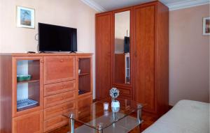 Nice Apartment In Vir With Kitchen