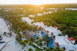 El Dorado Royale, Catamarán, Cenote,& More Inclusive Adults Only