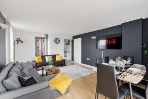 2Bedroom 2Bathroom Large Modern Apartment with Balcony at Kings Cross