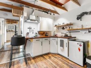 The Artist Garden - SE Portland Tiny Studio