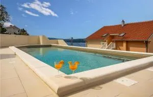 1 Bedroom Awesome Home In Dramalj - Klanfari