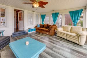 Lakefront Antioch Cottage with Dock and Gas Grill!