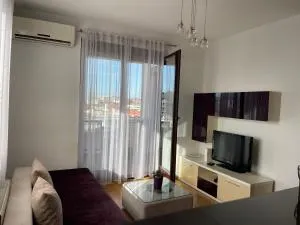 Purple apartment- - Dragash