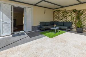 flowers island house 4