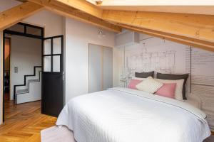 Prague Days - Stunning Loft - AC - Zizkov Tower