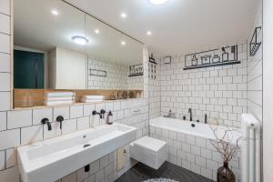 Prague Days - Stunning Loft - AC - Zizkov Tower