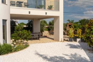 Villa Elani - Stylish And Modern 6B Seaview Villa