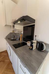 NICE CENTRE-VILLE STUDIO 2 en étage