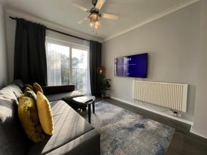 Central Welling Flat