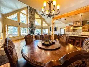Large Luxury Lodge Sleeps 14, Fire Pit & Views! - Long Valley Junction