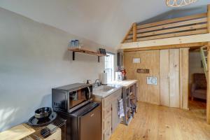 Cozy Higden Studio Close to Greers Ferry Lake!